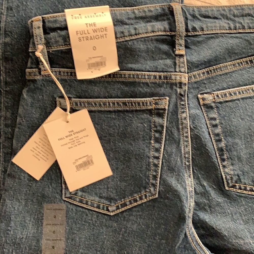 NWT Free Assembly The Wide Straight Jean - Picture 4 of 4